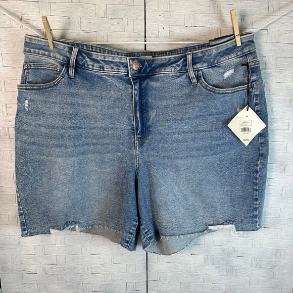 Ava&Viv light wash shorts cutoff denim midi highrise slim fit straight plus size - Picture 1 of 12